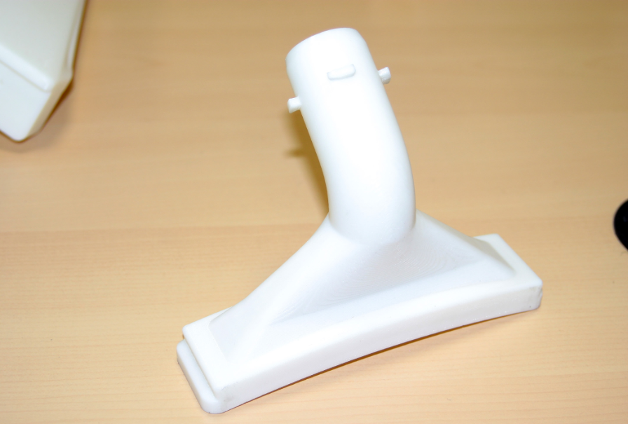 3D printed vacuum nozzle for the removal of any
contaminating particles, produced using the Fortus
450mc 3D printer.