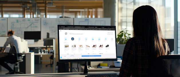 Lady selecting 3D printing material on RapidQuotes | Stratasys Direct